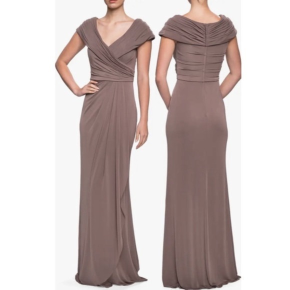 La Femme Dresses & Skirts - LA FEMME Ruched Jersey Column Gown Cocoa Brown
